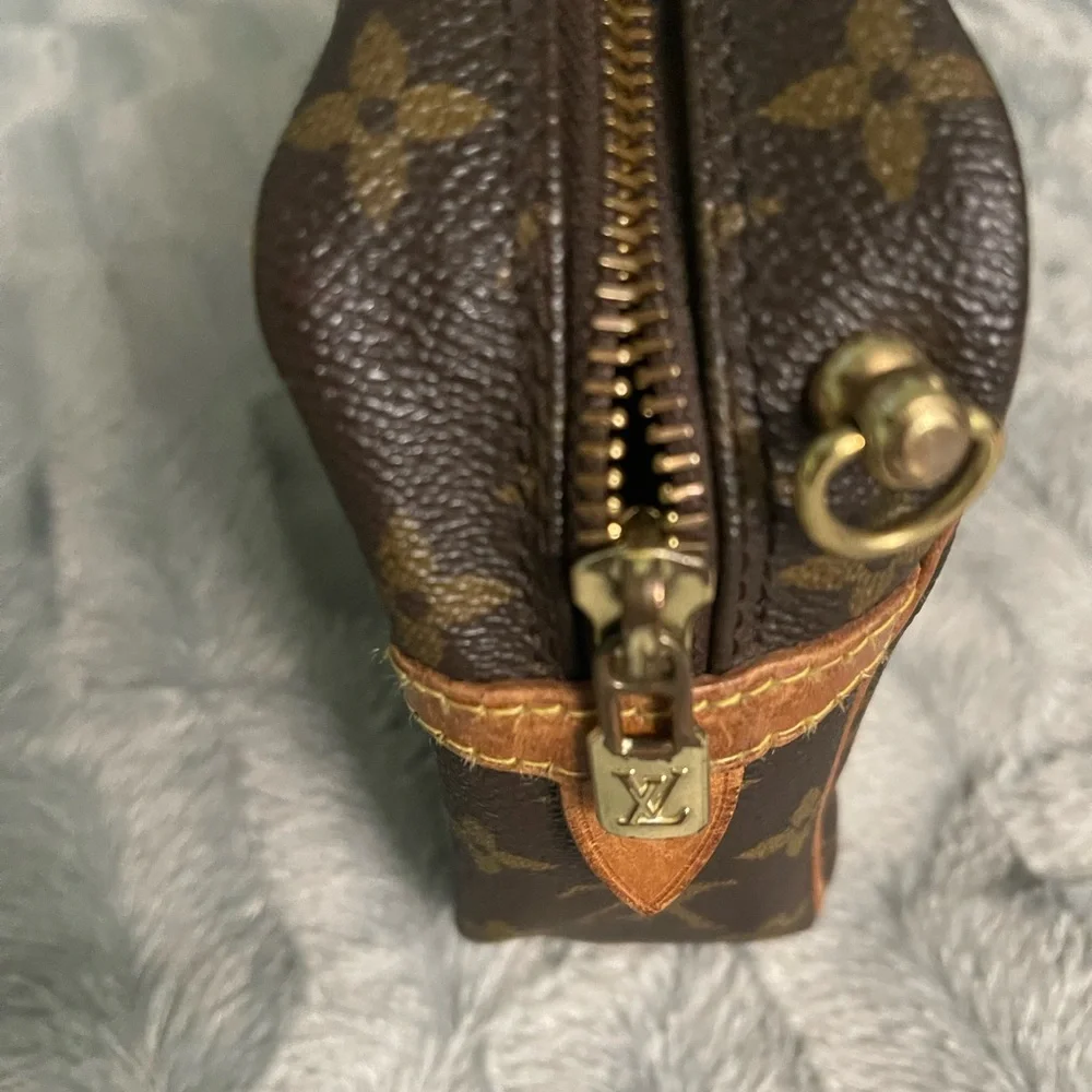 LOUIS VUITTON Monogram Compiegne 23 Clutch Bag - Picture 8 of 16